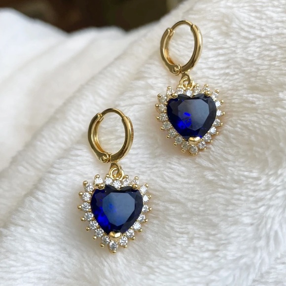 Heart Earrings - Picture 1 of 2